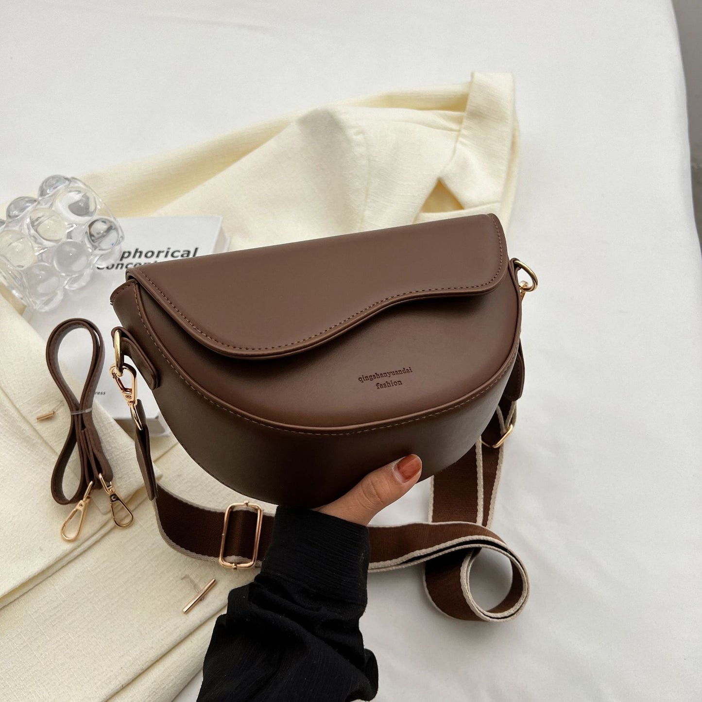 Women’s Vintage Saddle Crossbody Bag – Minimalist Underarm Shoulder Purse
